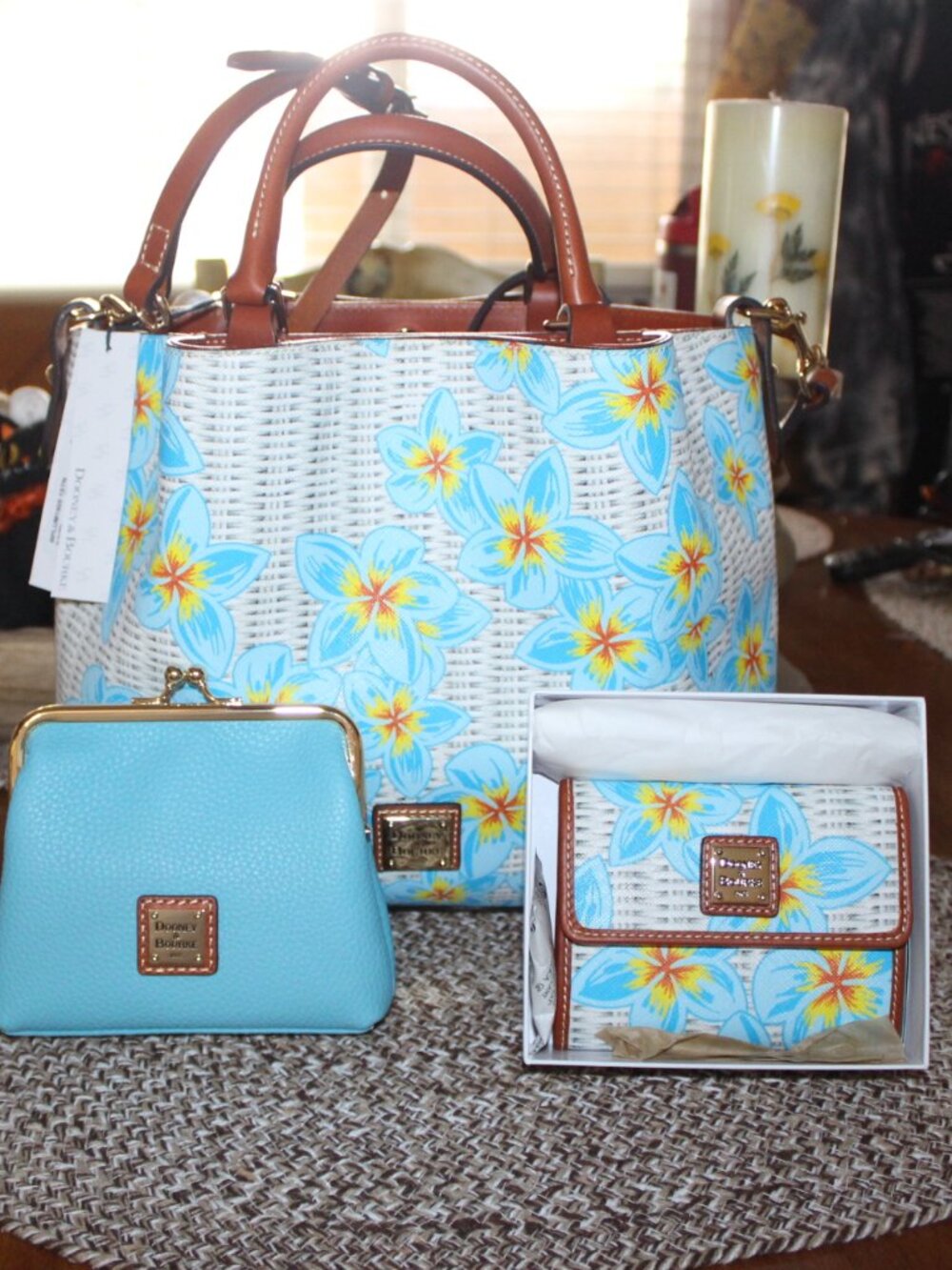 NWT Dooney & Bourke Plumeria Brenna Purse, coin purse & wallet set. STUNNING! - Picture 8 of 15